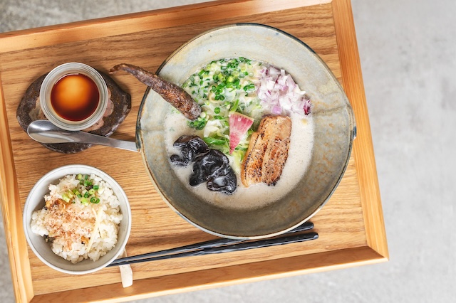 「貝出汁沖縄そばキセキ. 浦添本店」
